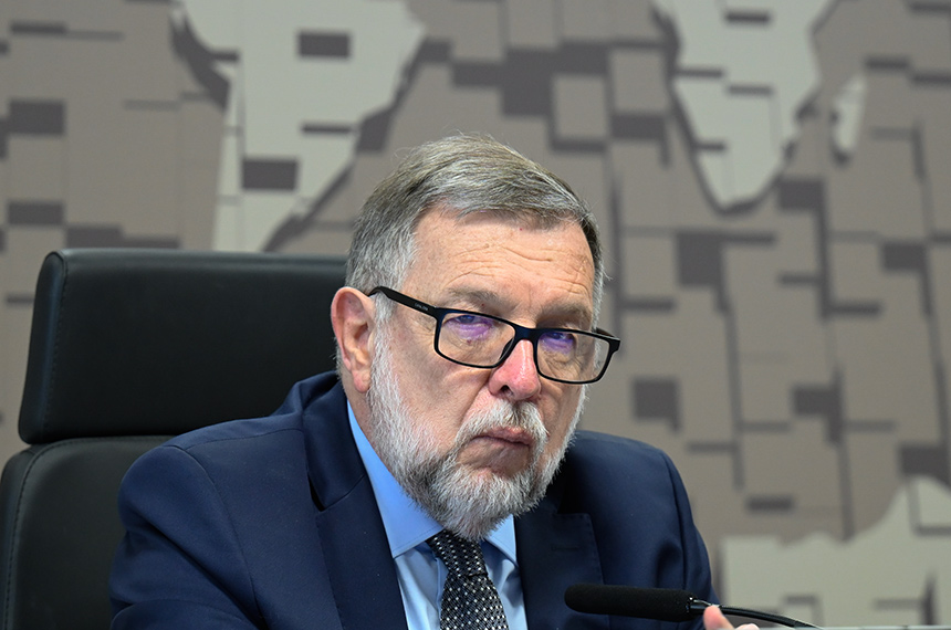 CCT aprova 24 outorgas de emissoras de rádio e TV — Senado Notícias