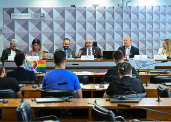 Debatedores pedem respeito a direitos humanos e das pessoas LGBTQIA+ — Senado Notícias