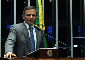 Bittar critica conduta de ministros em caso do Banco Master — Senado Notícias