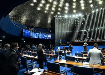 Plenário adia votação de projetos sobre criação de fundos da Justiça — Senado Notícias