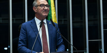 Lucas Barreto critica reajuste da conta de energia no Amapá — Senado Notícias