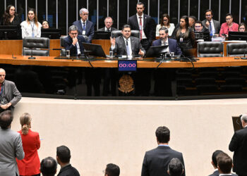 Congresso aprova Orçamento de R$ 6,5 trilhões e R$ 61 bilhões em emendas — Senado Notícias