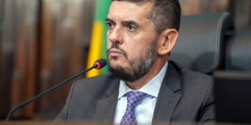 Presidente da Alerj é preso pela PF por vazamento de operação sigilosa