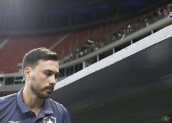 Botafogo anuncia saída do técnico italiano Davide Ancelotti