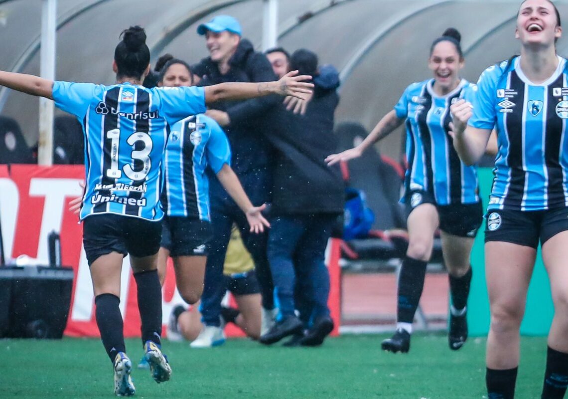 Com emoção, Grêmio e Flamengo avançam à final da Copinha Feminina