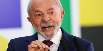 Lula diz esperar que Senado vote indicação de Messias ao STF em 2026