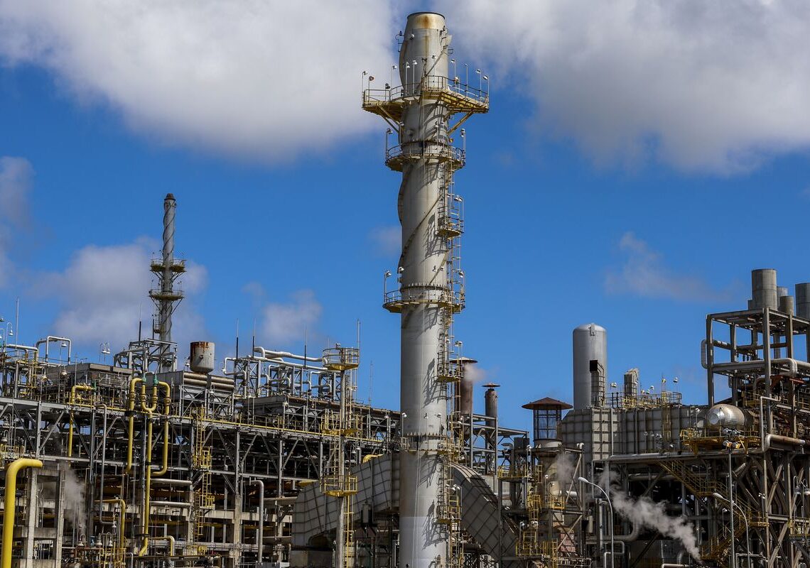 Petrobras renova contratos de quase R$ 100 bi com a Braskem