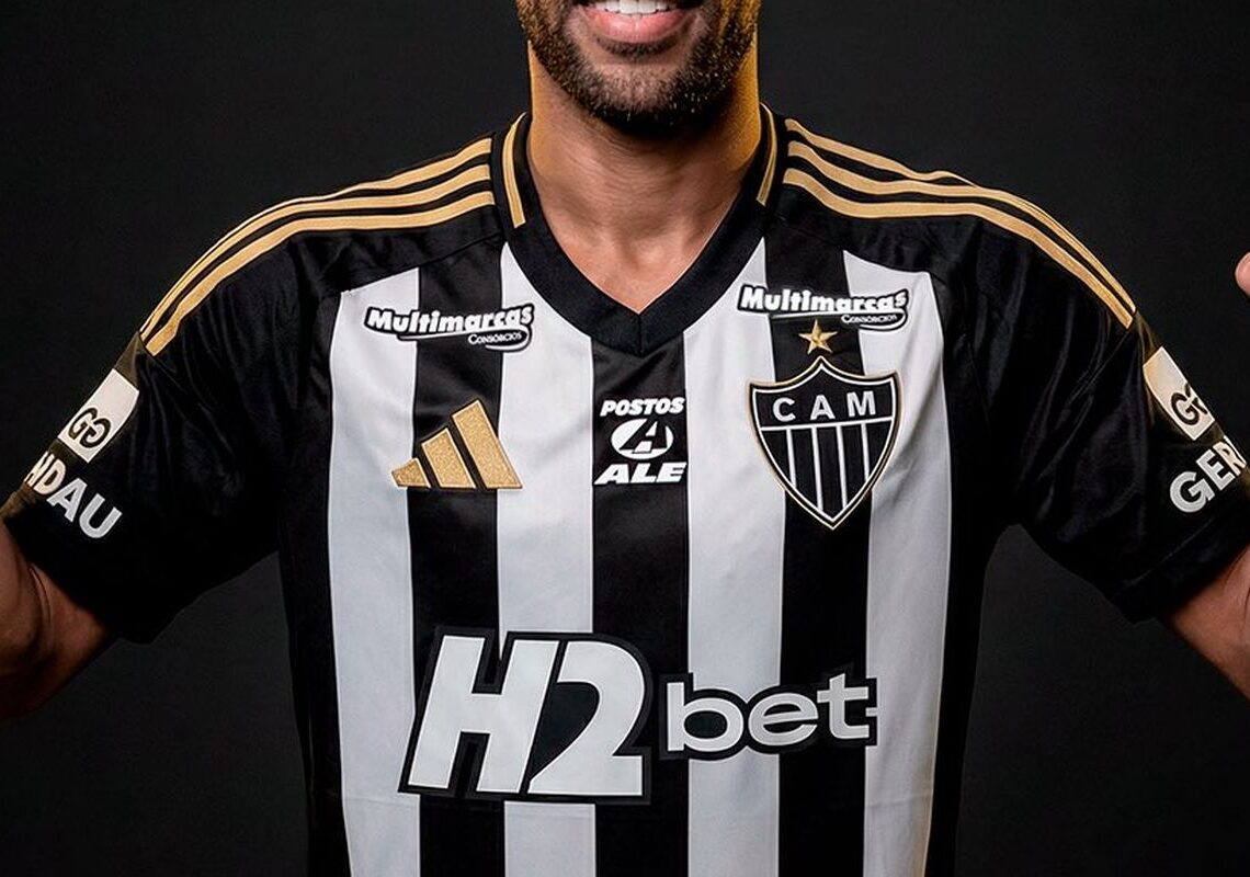 Atlético-MG anuncia o lateral-esquerdo Renan Lodi