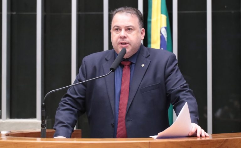 Comissão aprova prazos para municípios atualizarem regras de instalação de antenas – Notícias
