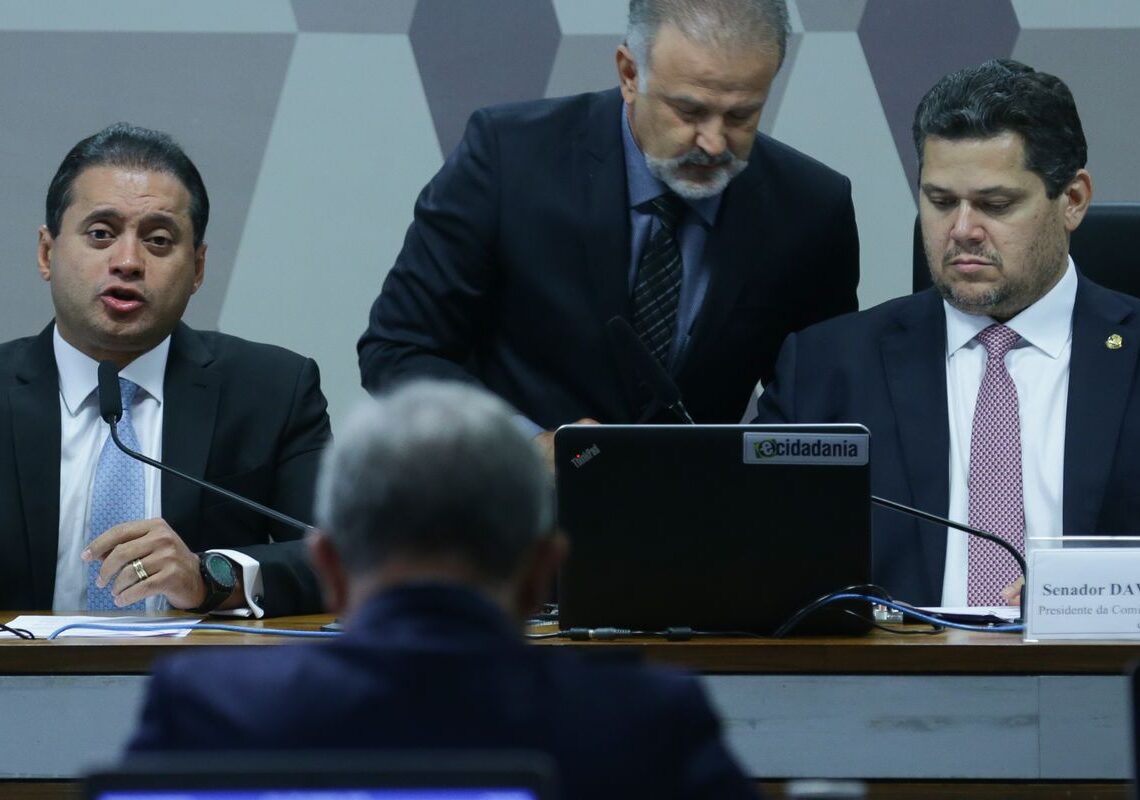CCJ do Senado adia votação do PL do Impeachment para 2026