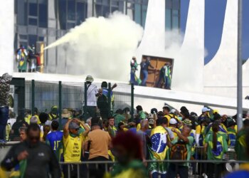 Câmara aprova projeto que reduz penas dos condenados pelo 8 de janeiro