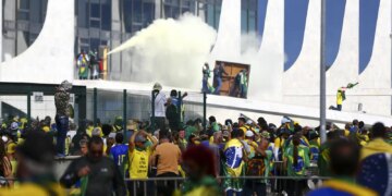 Câmara aprova projeto que reduz penas dos condenados pelo 8 de janeiro