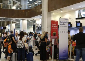 Anac discute com aéreas aumento de voos no Santos Dumont; Paes critica