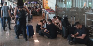 Passageiros de Congonhas relatam cansaço e falta de suporte de aéreas