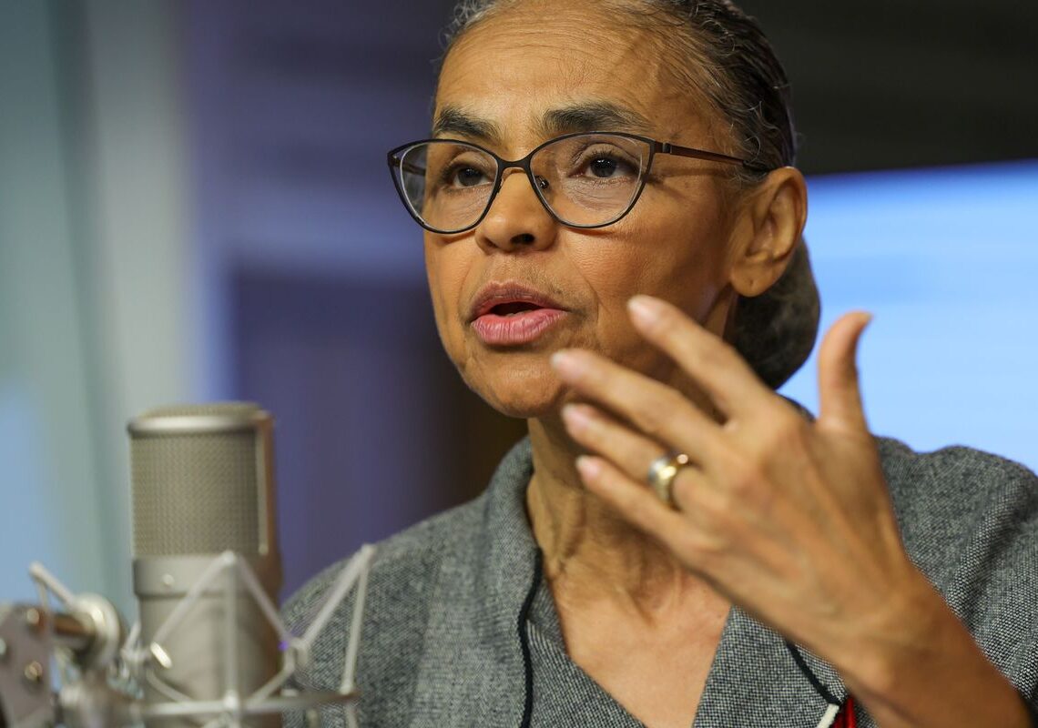 Marina Silva sofre fratura em vértebra lombar