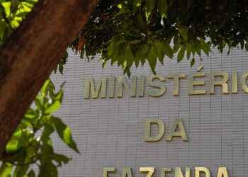 Estatais federais em dificuldade poderão pedir aportes da União