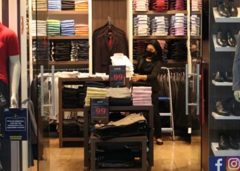 Entenda os direitos do consumidor para trocas de presentes de Natal