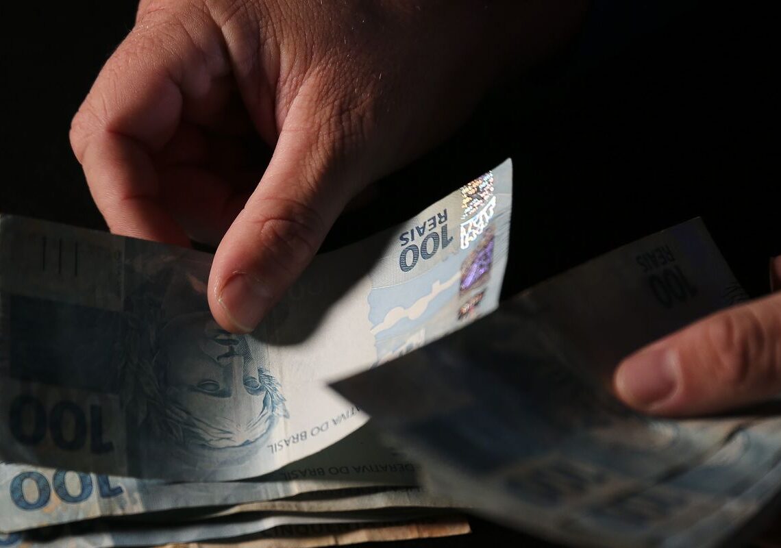 Mercado reduz previsão da inflação para 4,43% este ano