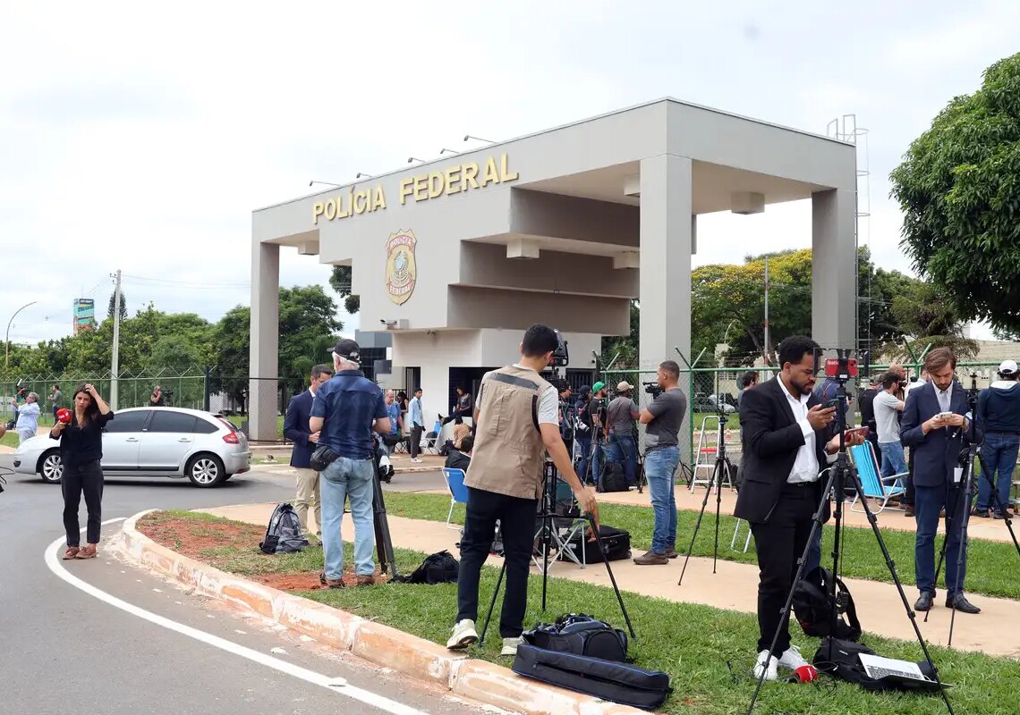 8/01: lembre como a imprensa estrangeira repercutiu condenações do STF