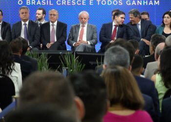 Lula cria comitê gestor e lança plataforma da reforma tributária