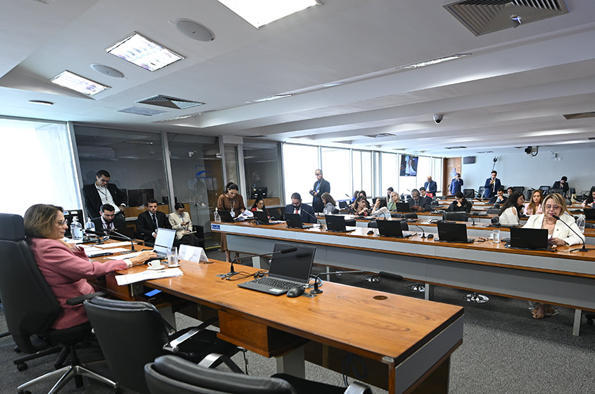 Projetos para crianças e adolescentes são destaque na pauta da CDH — Senado Notícias