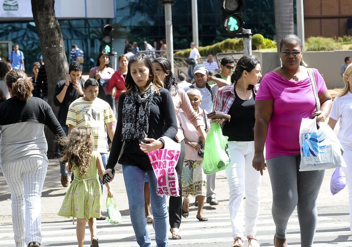 Desemprego cai para 5,1% em dezembro, o menor já registrado
