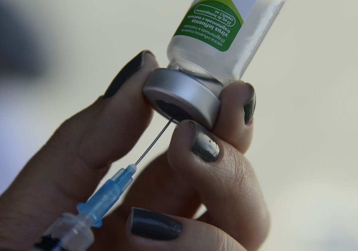 Casos de síndrome respiratória grave estão em queda em quase todo o país