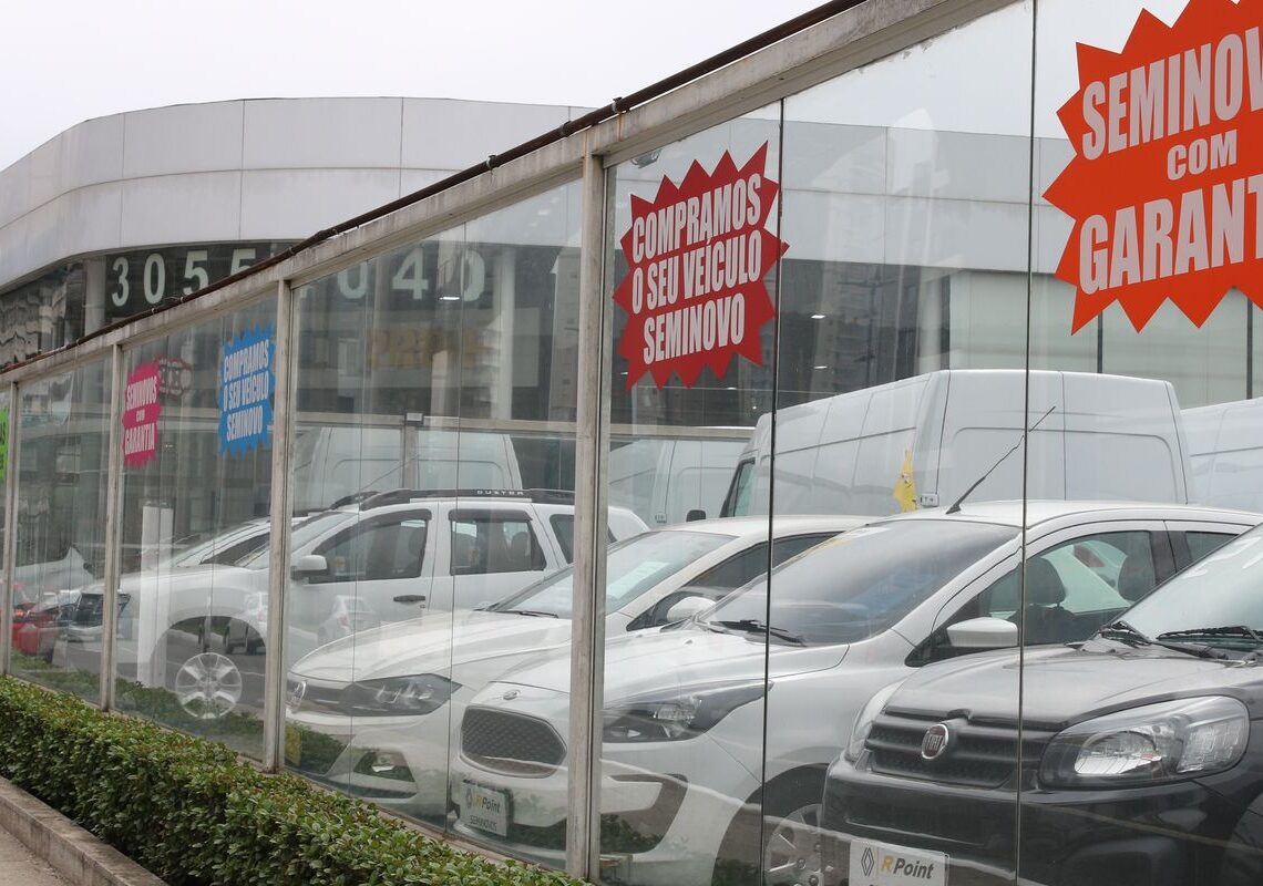 Financiamento de veículos fecha 2025 com 7,3 milhões de unidades