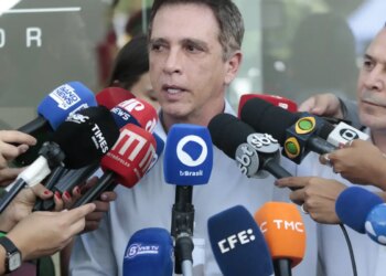 Médico de Bolsonaro confirma traumatismo craniano leve