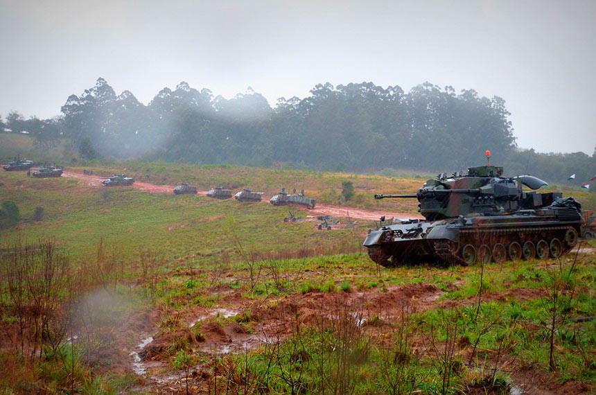 Sancionada doação de equipamentos do Exército ao Paraguai — Senado Notícias