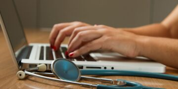 Enamed reforça importância de fiscalizar cursos, dizem especialistas