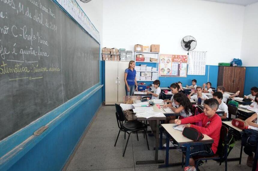 Tributação sobre bets poderá garantir isenção de IR a professores — Senado Notícias