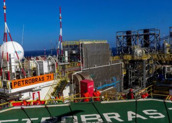 Produção de petróleo e gás atinge 4,921 milhões de barris em novembro