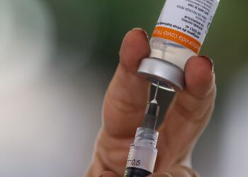 Há 5 anos, Brasil aplicava primeiras doses de vacina contra a covid-19