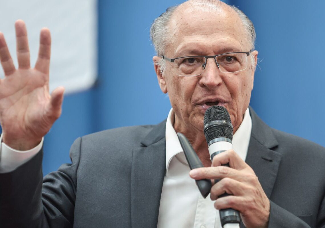 Alckmin anuncia regulamentação de salvaguardas em acordos comerciais