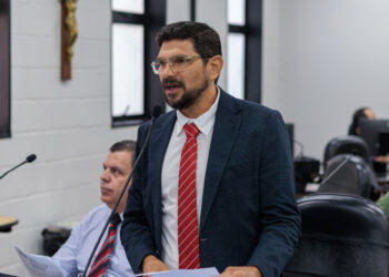 Marcio do Estacionamento questiona Prefeitura sobre alteração nas grades de proteção dos hidrômetros residenciais