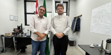Helder do Táxi protocola requerimento sobre política habitacional em Limeira