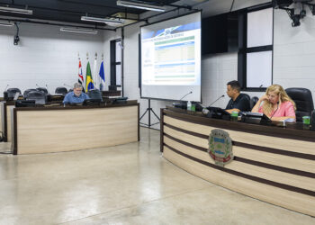 Em audiência na Câmara, Prefeitura presta contas sobre cumprimento das metas fiscais de 2025