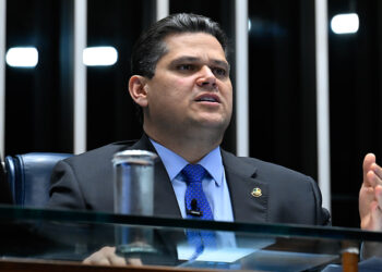 Presidente do Senado anuncia prioridade para projetos sobre maus-tratos a animais — Senado Notícias