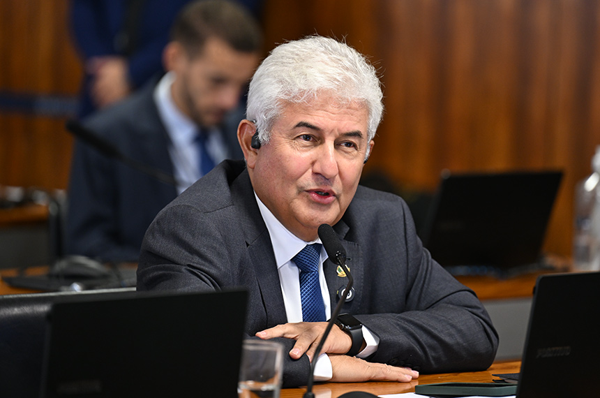 CDH vota cota em universidades para egressos de programas de acolhimento — Senado Notícias