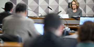 CDH adia análise de cota em universidade para egresso de programa de acolhimento — Senado Notícias