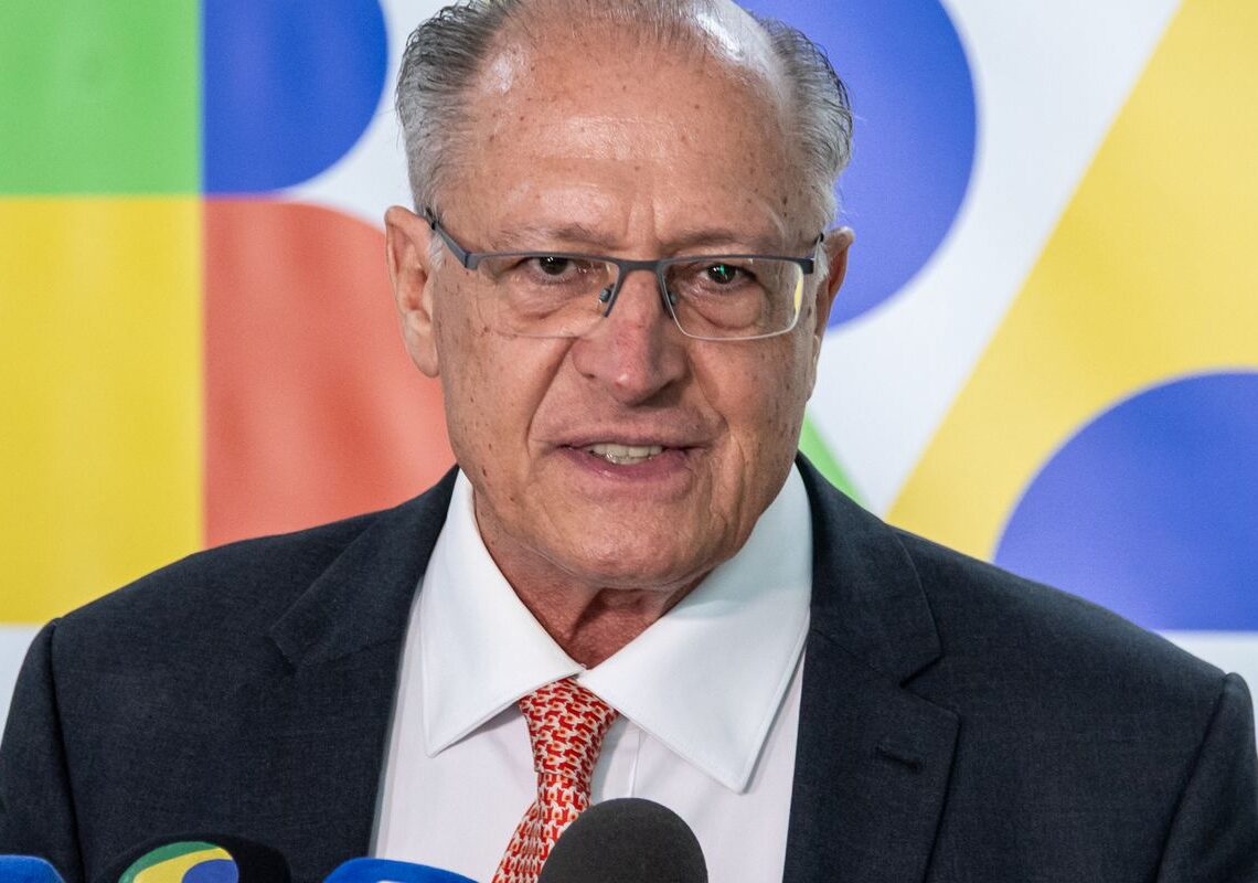 Tarifa global de 15% dos EUA é boa para o Brasil, diz Alckmin