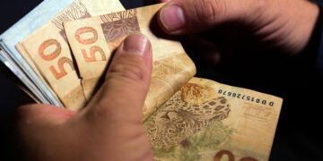 Salário pago nesta sexta já terá isenção de IR para quem ganha até R$ 5 mil — Senado Notícias