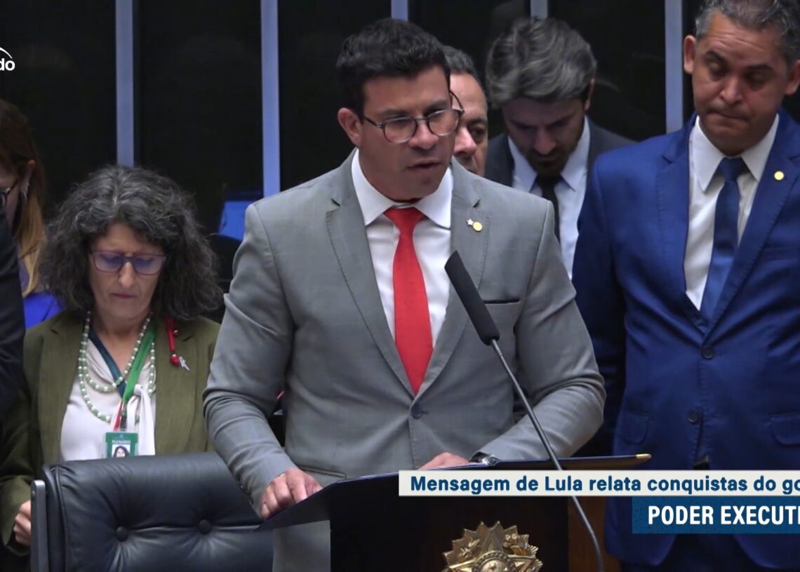 Mensagem do Executivo destaca compromisso pelo fim da escala 6×1 — Senado Notícias