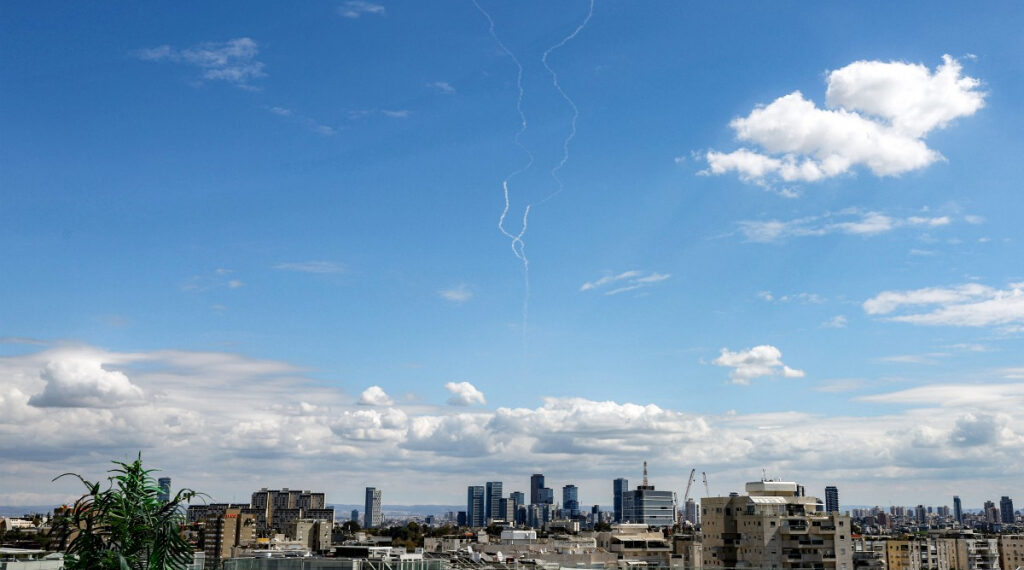 Países fecham espaços aéreos e voos sao cancelados após ataque de EUA e Israel contra o Irã