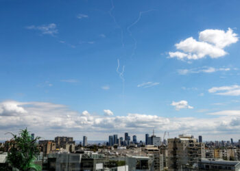 Países fecham espaços aéreos e voos sao cancelados após ataque de EUA e Israel contra o Irã