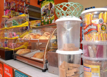 CTFC aprova proibição de alimentos ultraprocessados em cantinas escolares — Senado Notícias