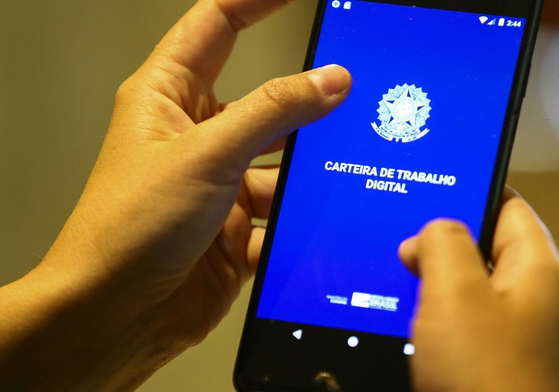 Saiba como consultar se tem direito ao abono salarial PIS/Pasep 2026