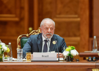 Brasil critica ataques dos EUA e de Israel contra o Irã: ‘Grave preocupação’