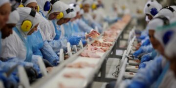 Confiança da indústria recua pelo 14º mês consecutivo